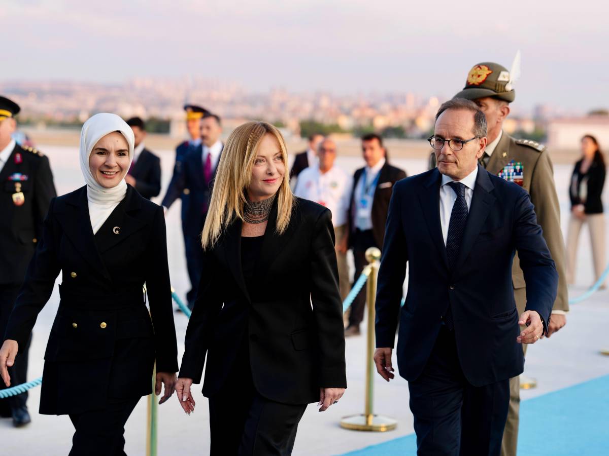vertice di ankara meloni al tavolo con trump ed erdogan per la cena dei leader nato da Ilgiornale.it vertice di ankara meloni al tavolo con trump ed erdogan per la cena dei leader nato