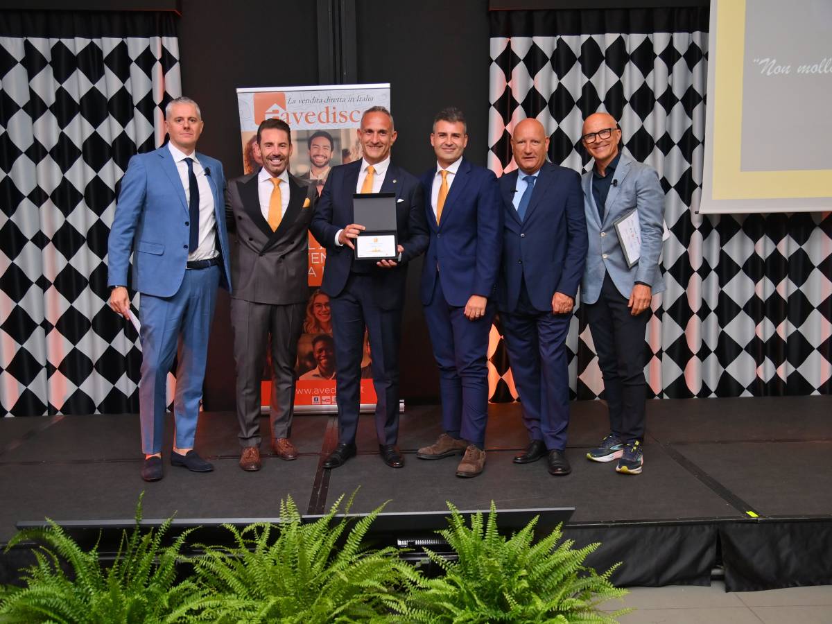 un calabrese tra le eccellenze italiane della vendita diretta a patrizio tiesi il premio nazionale avedisco 2026 da Ilgiornale.it un calabrese tra le eccellenze italiane della vendita diretta a patrizio tiesi il premio nazionale avedisco 2026