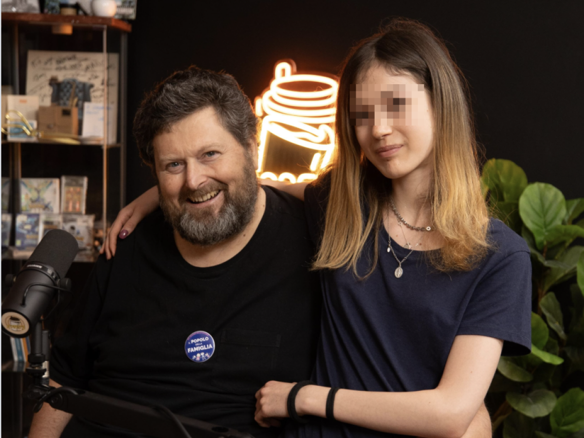 dio truffa e famiglia adinolfi fa gli auguri alla figlia e gli haters si scatenano sotto il post da Ilgiornale.it dio truffa e famiglia adinolfi fa gli auguri alla figlia e gli haters si scatenano sotto il post
