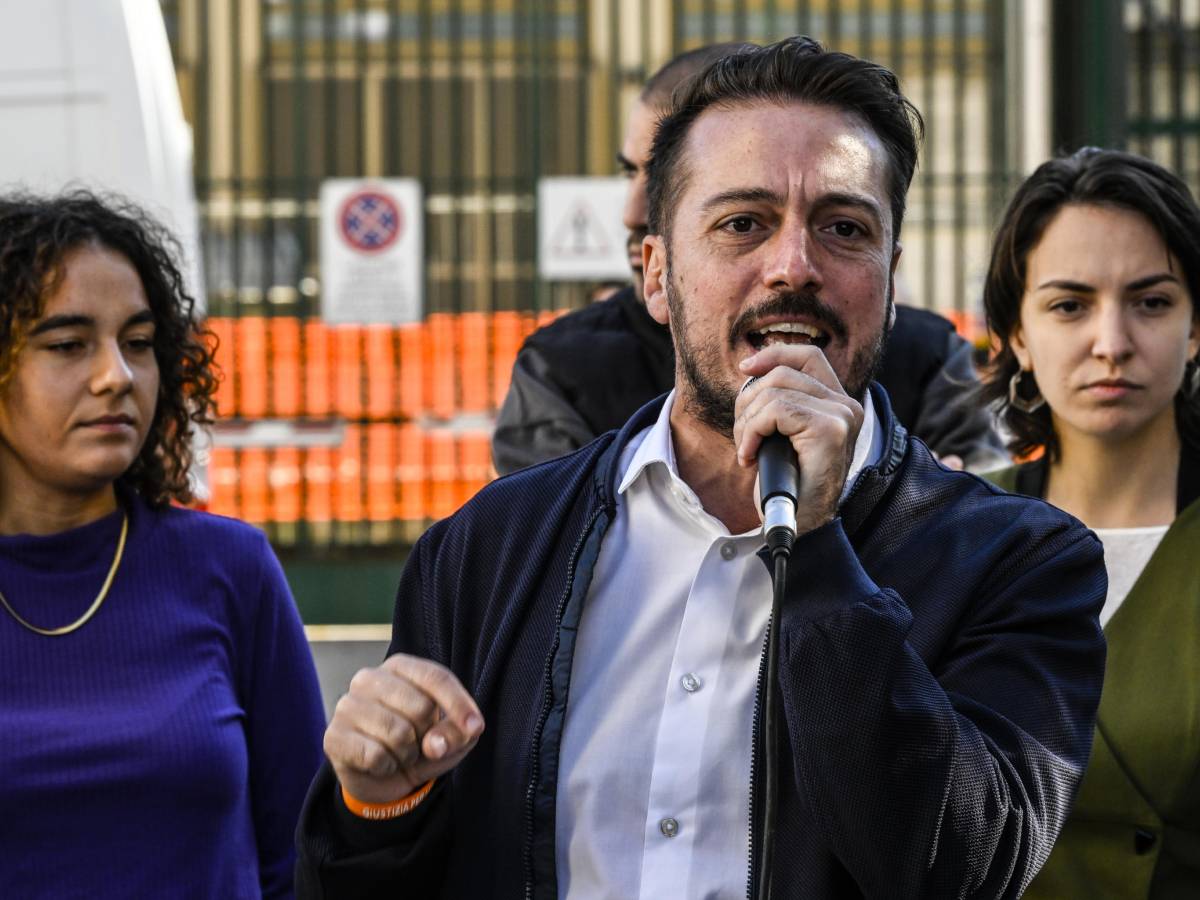 maduro il sogno socialista e l assalto al campo largo chi 232 giuliano granato il leader di potere al popolo da Ilgiornale.it maduro il sogno socialista e l assalto al campo largo chi 232 giuliano granato il leader di potere al popolo