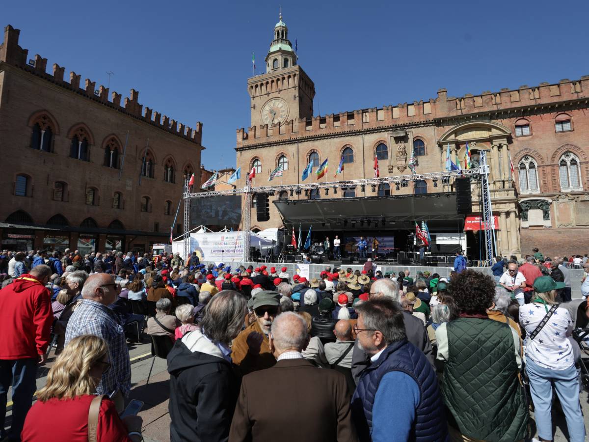 bologna come parigi in citt224 i maxi schermi per tifare il marocco ed 232 polemica da Ilgiornale.it bologna come parigi in citt224 i maxi schermi per tifare il marocco ed 232 polemica