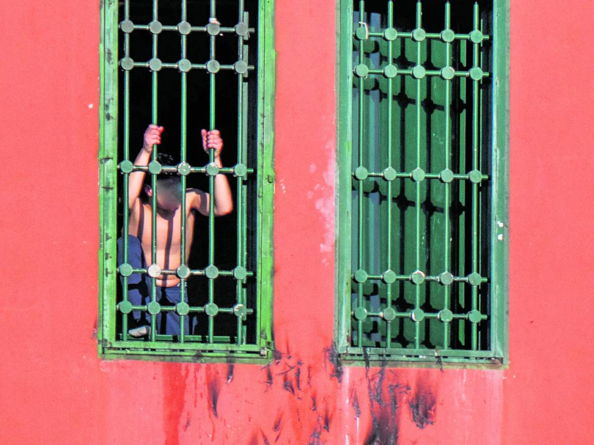 emergenza carceri intollerabile e oggi delpini entra al beccaria da Ilgiornale.it emergenza carceri intollerabile e oggi delpini entra al beccaria