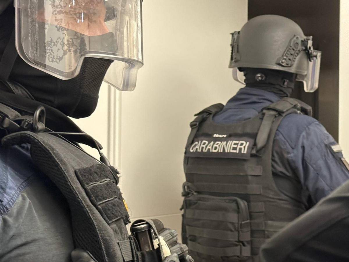 palermo fermata la banda kalashnikov gli ordini partivano dal carcere da Ilgiornale.it palermo fermata la banda kalashnikov gli ordini partivano dal carcere