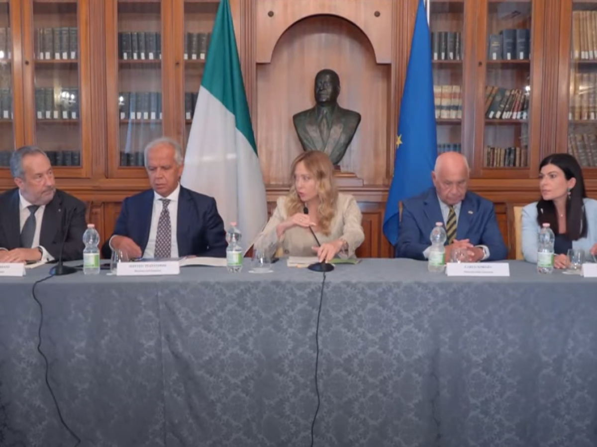 fermata la banda dei kalashnikov che terrorizzava palermo meloni ora controlli straordinari forse anche con l esercito da Ilgiornale.it fermata la banda dei kalashnikov che terrorizzava palermo meloni ora controlli straordinari forse anche con l esercito