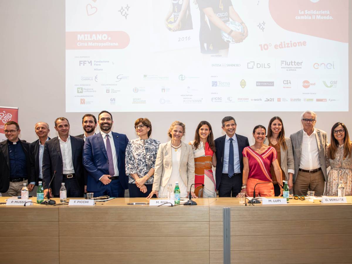 solidariet224 il premio costruiamo il futuro alla decima edizione un sostegno concreto a 100 associazioni da Ilgiornale.it solidariet224 il premio costruiamo il futuro alla decima edizione un sostegno concreto a 100 associazioni