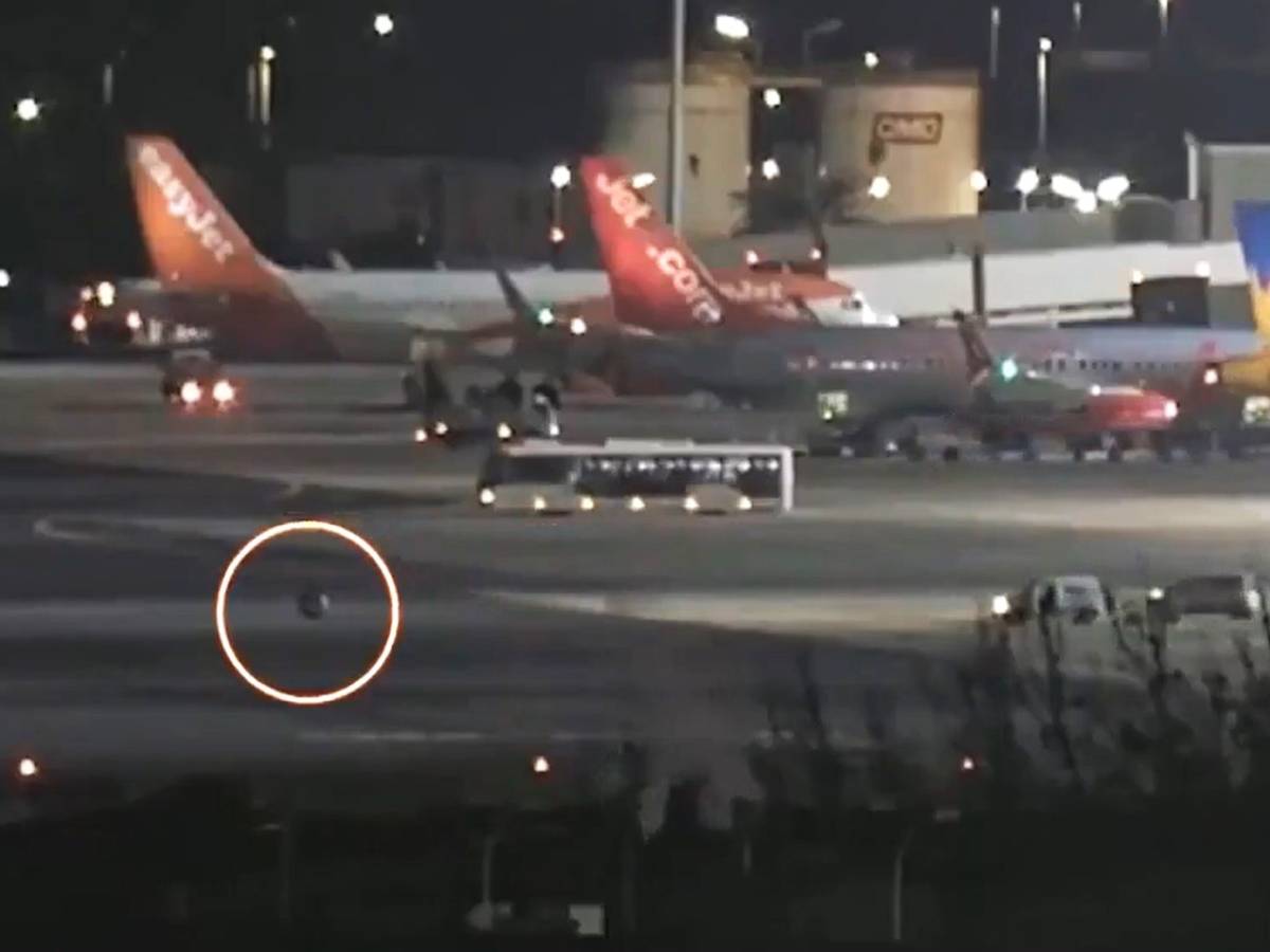 velivolo ryanair perde una ruota in pista paura all8217aeroporto di lanzarote da Ilgiornale.it velivolo ryanair perde una ruota in pista paura all8217aeroporto di lanzarote