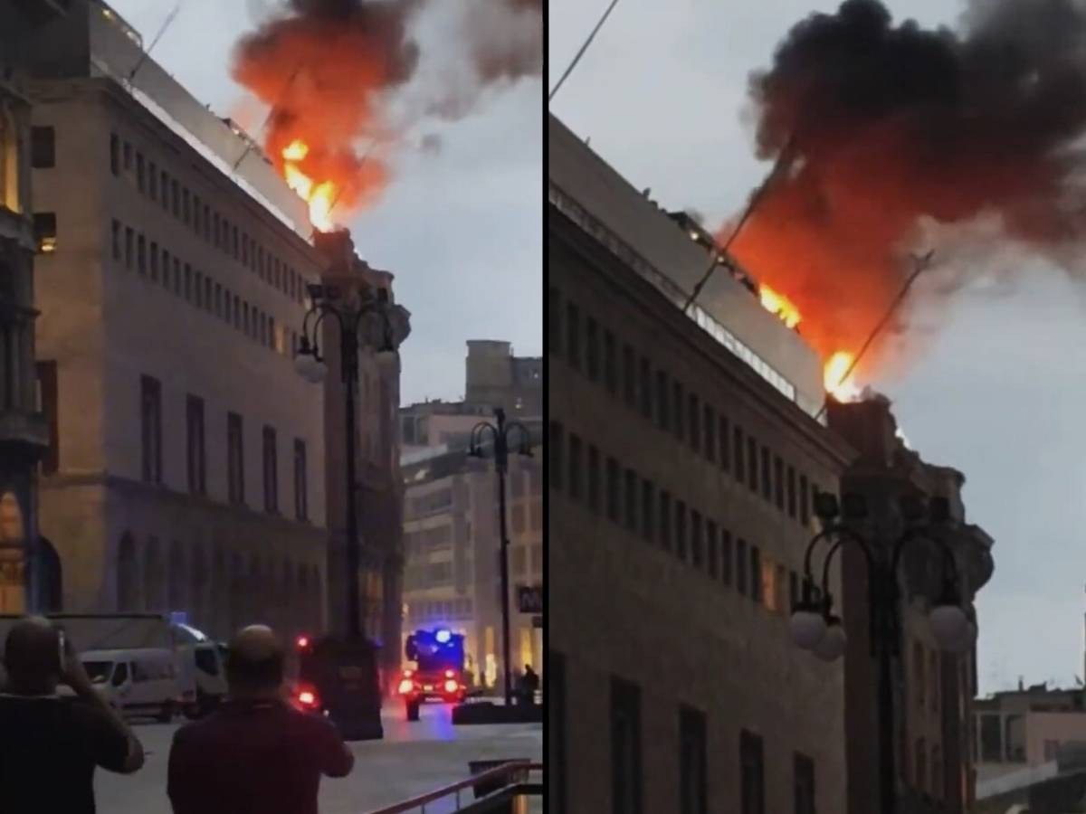 paura in piazza duomo incendio vicino alla rinascente le fiamme e l alta colonna di fumo da Ilgiornale.it paura in piazza duomo incendio vicino alla rinascente le fiamme e l alta colonna di fumo