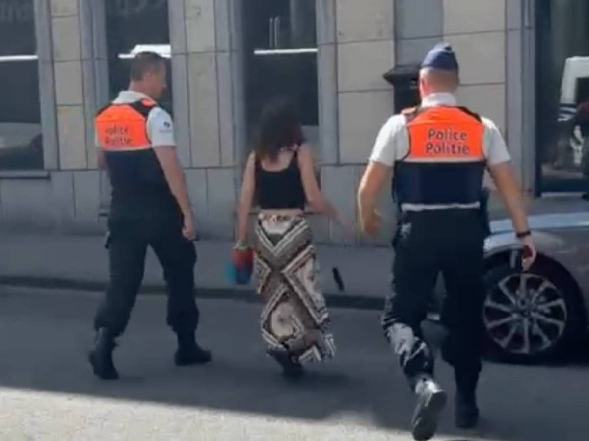 l europarlamentare benedetta scuderi strattonata e spostata con la forza da Ilgiornale.it l europarlamentare benedetta scuderi strattonata e spostata con la forza
