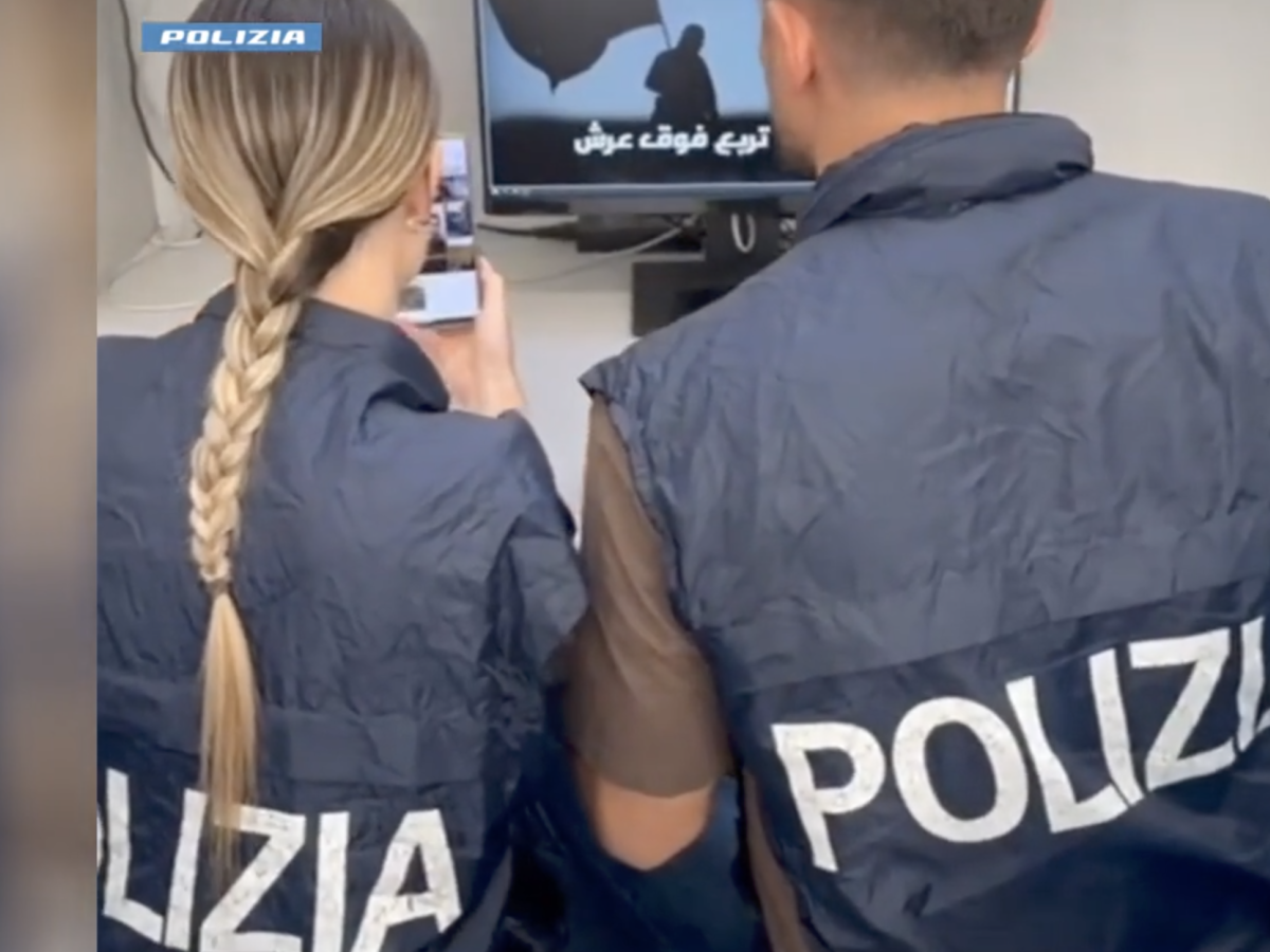 terrorismo 17enne jihadista fermata dalla polizia voleva il martirio in nome di allah da Ilgiornale.it terrorismo 17enne jihadista fermata dalla polizia voleva il martirio in nome di allah
