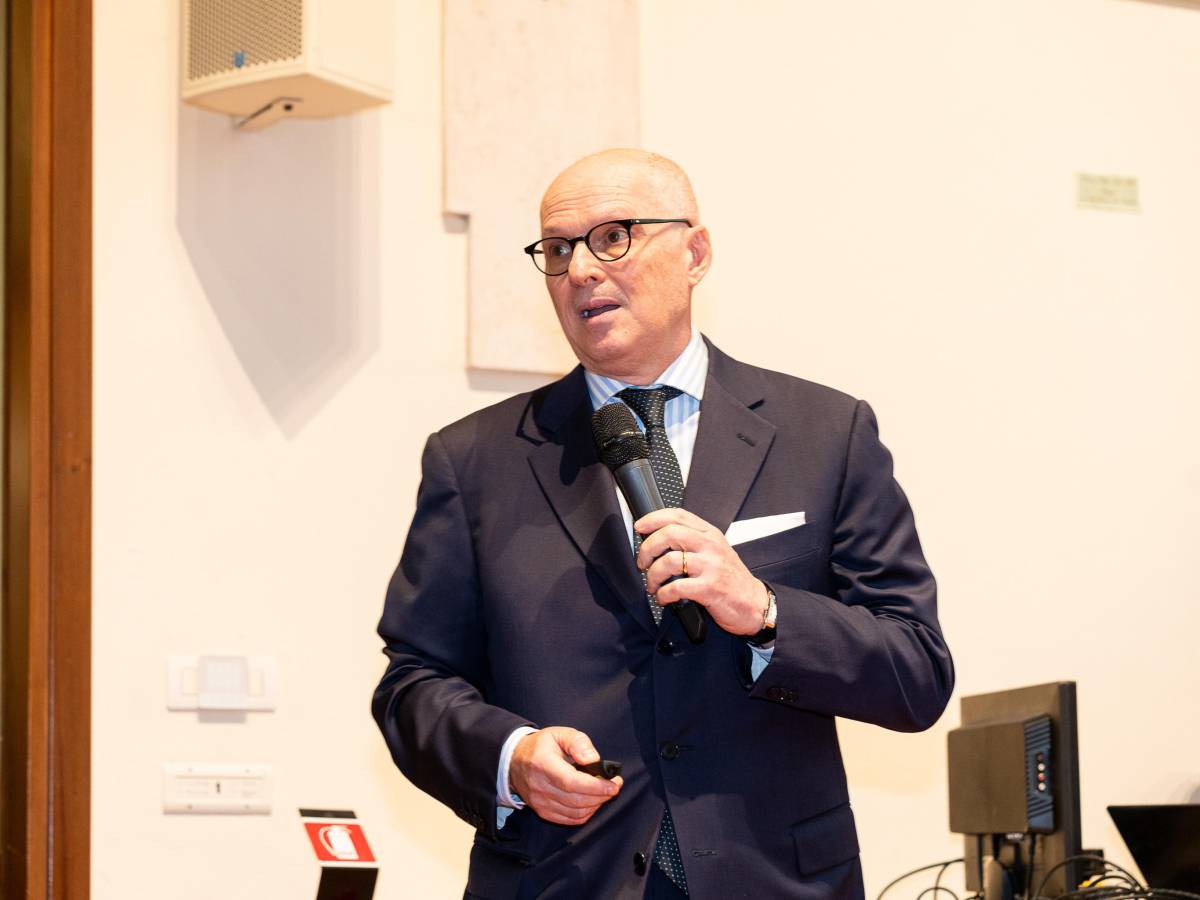 anche ricciardi inchioda conte sulla pandemia gestione frammentata per motivi politici da Ilgiornale.it anche ricciardi inchioda conte sulla pandemia gestione frammentata per motivi politici
