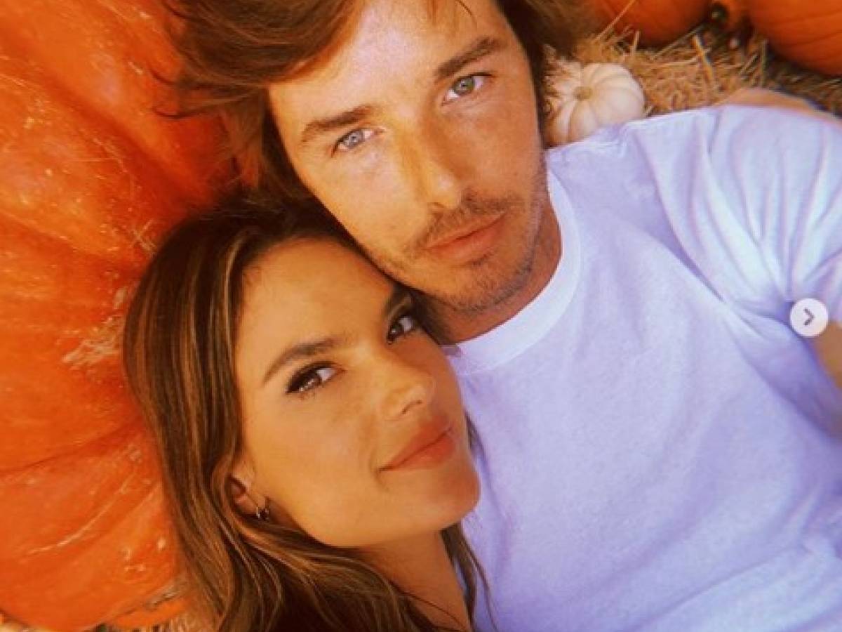 Alessandra Ambrosio e Nicolò Oddi nudi in doccia - il Giornale