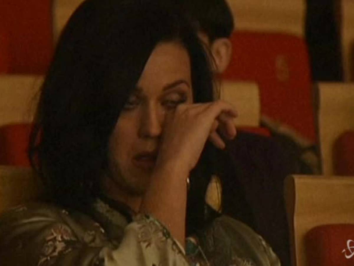 VIDEO Orchestra cinese suona la sua canzone Katy Perry piange