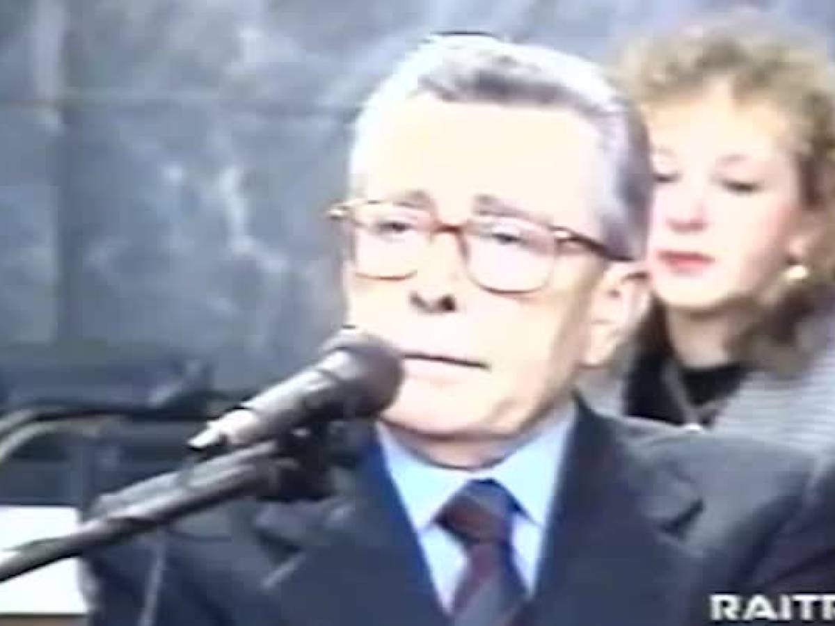 VIDEO Arnaldo Forlani alle prese con l'inchiesta Tangentopoli il