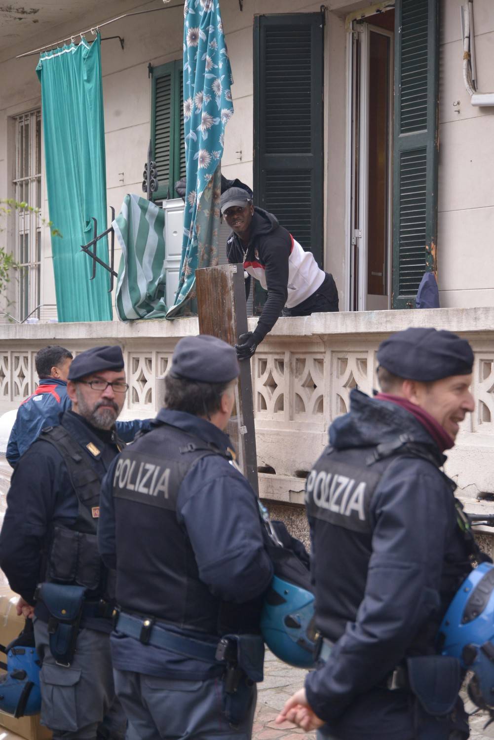L'ira della Polizia per il "30 politico" a chi protesta