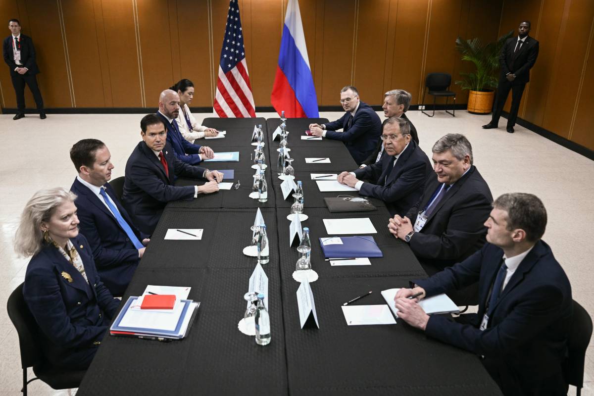Vertice Lavrov-Rubio a Manila. Il ministro russo: "Mosca pronta a porre fine al conflitto per via diplomatica"