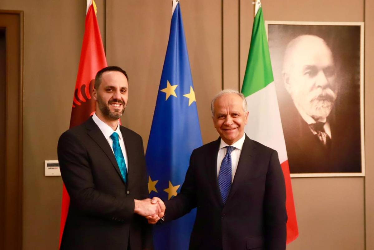 https://img.ilgcdn.com/sites/default/files/styles/xl/public/filefield_paths/7376683_albania-italia-piantedosi-vede-omologo-focus-su-migranti-e-protocollo-foto.jpg?_=1778652144