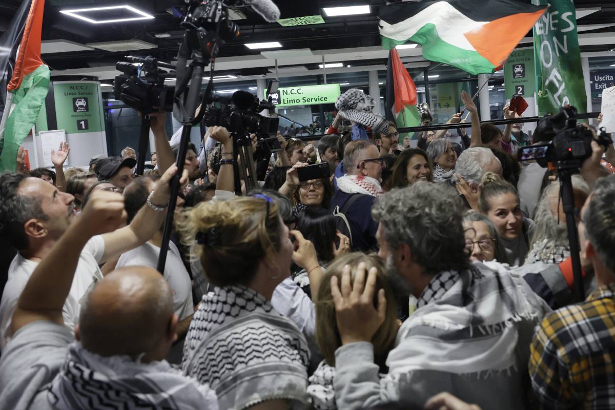 Il ritorno della Flotilla tra kefiah e bandiere della Palestina