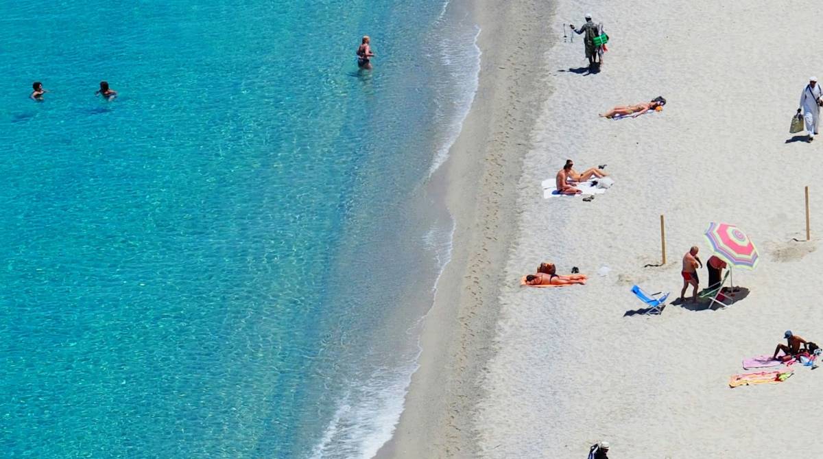 https://img.ilgcdn.com/sites/default/files/styles/xl/public/filefield_paths/regole-in-spiaggia-documenti-google.jpg?_=1784024496