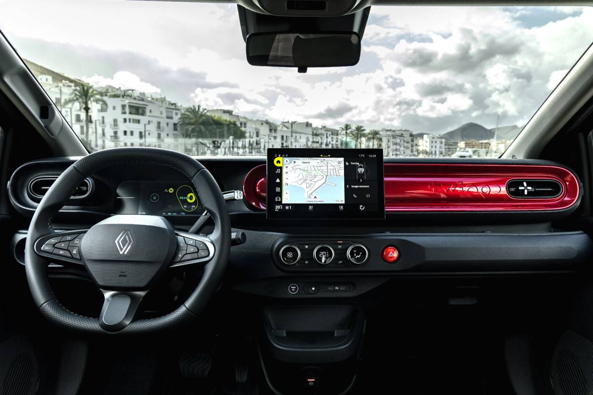 Renault Twingo E-Tech, la rivoluzione multimediale che riscr