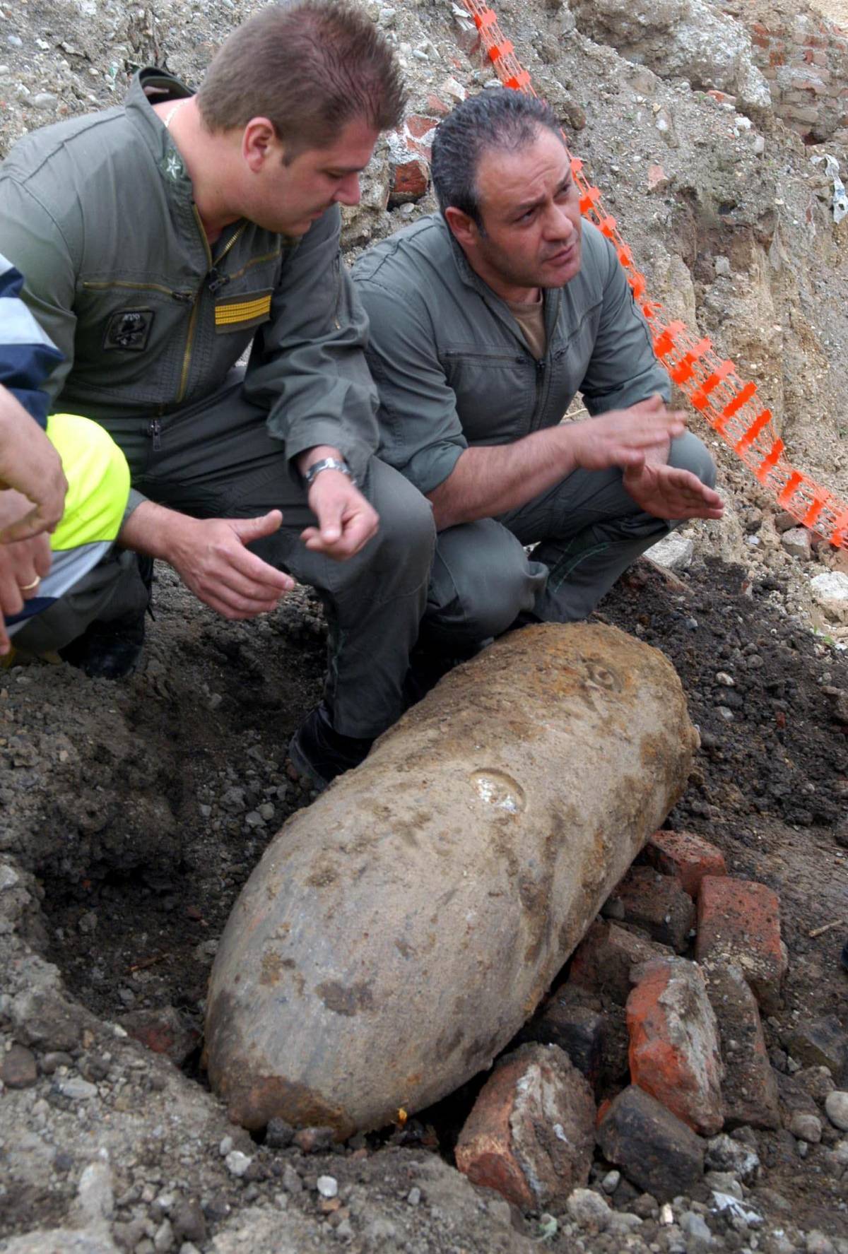 Tesoro da 80mila euro nascosto in una baracca del campo rom Casilino