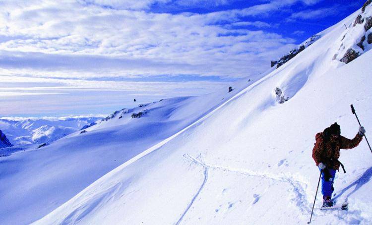 Due alpinisti genovesi salvi dopo una notte sul Paradiso