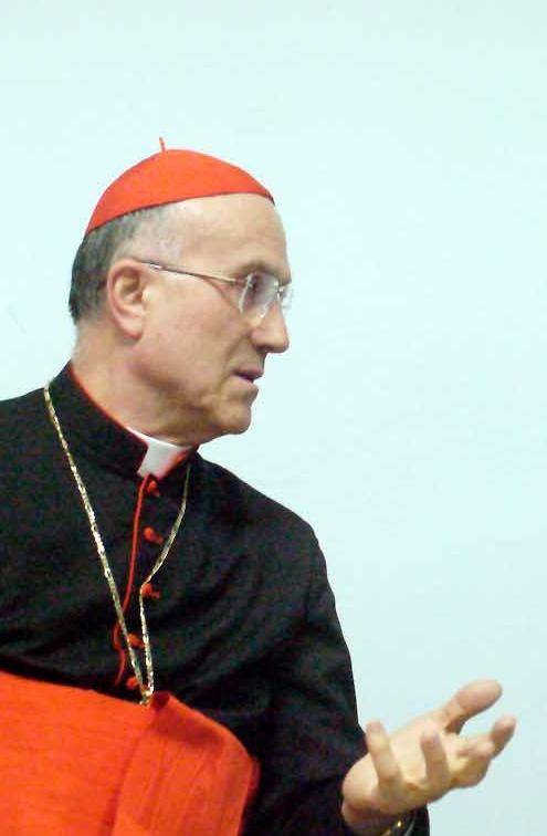 «Voterò i referendum» Don Gallo mostra il pugno all’arcivescovo