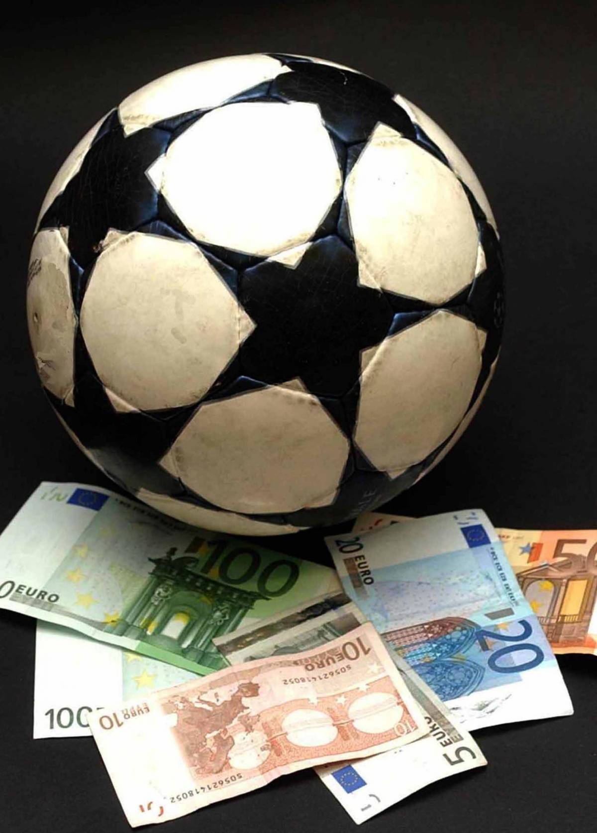 Calcio scommesse: interrogato un altro negoziante di Nervi