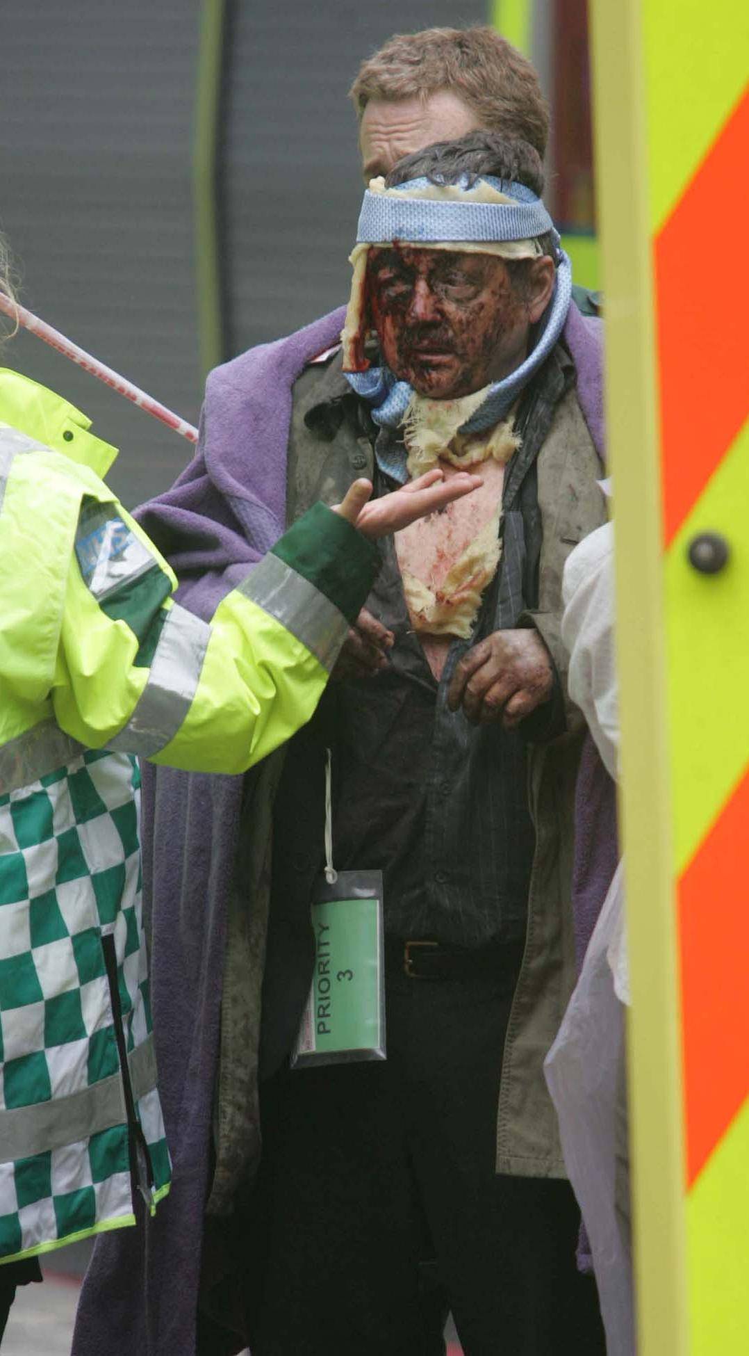 Travolti e uccisi mentre attraversano la strada