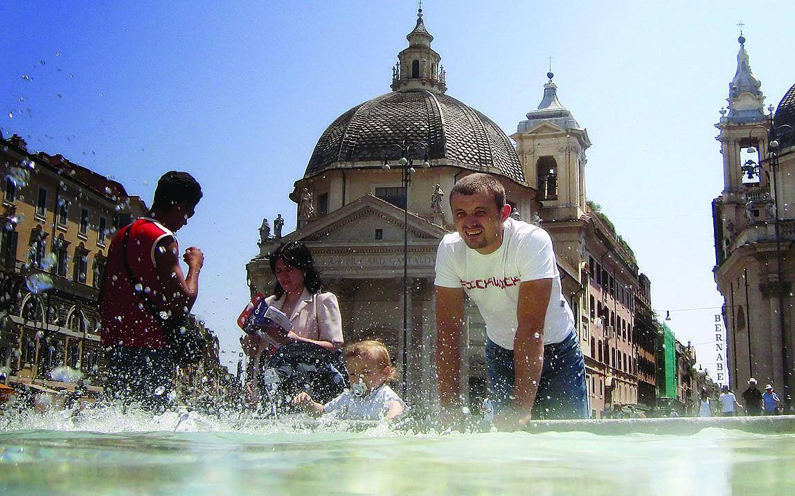 Si svuota la città,  si riempiono le fontane