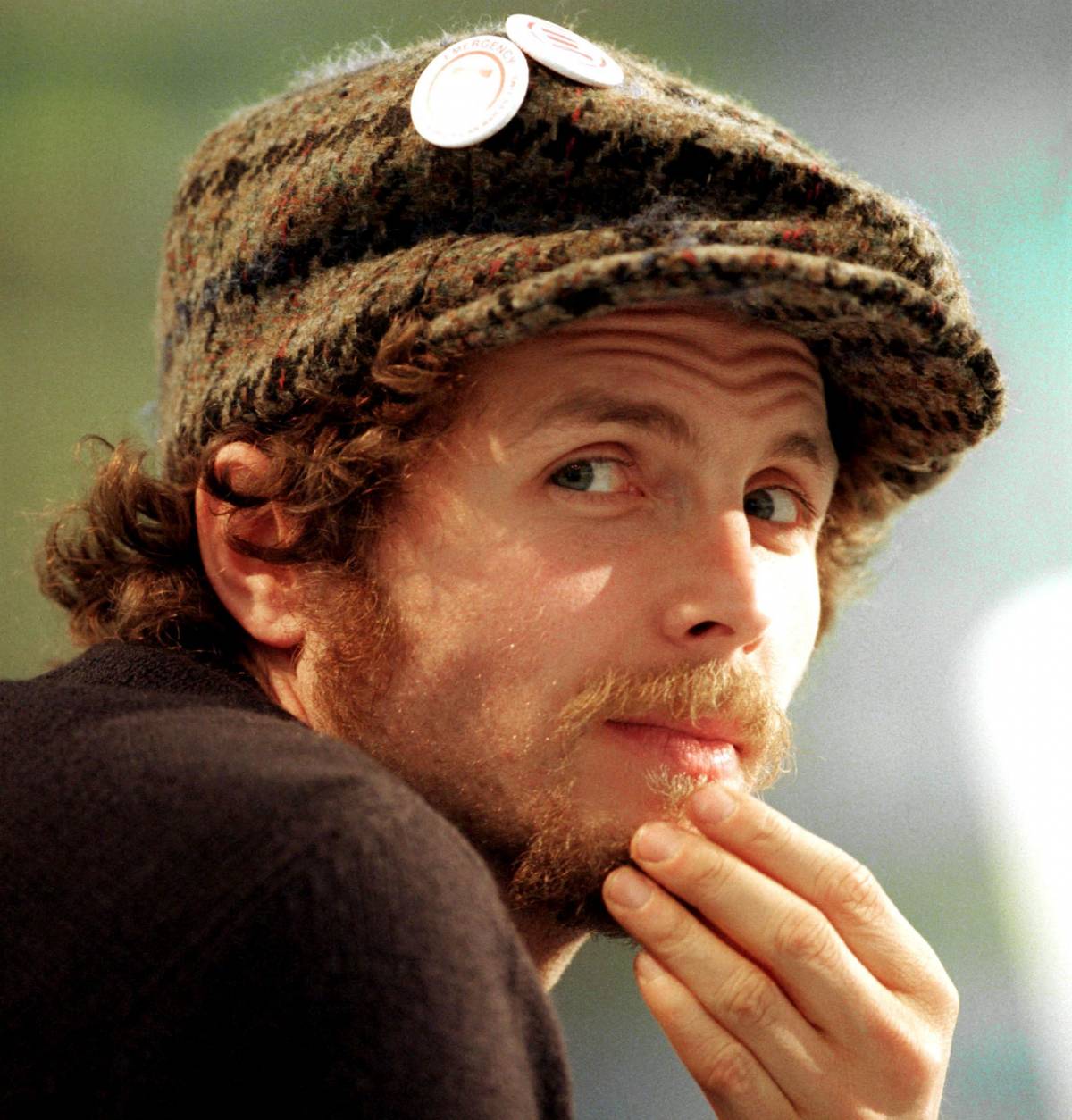 Jovanotti fa la persona seria a Santa