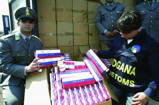 Dalle sigarette agli strumenti bellici nel «bottino» della dogana genovese