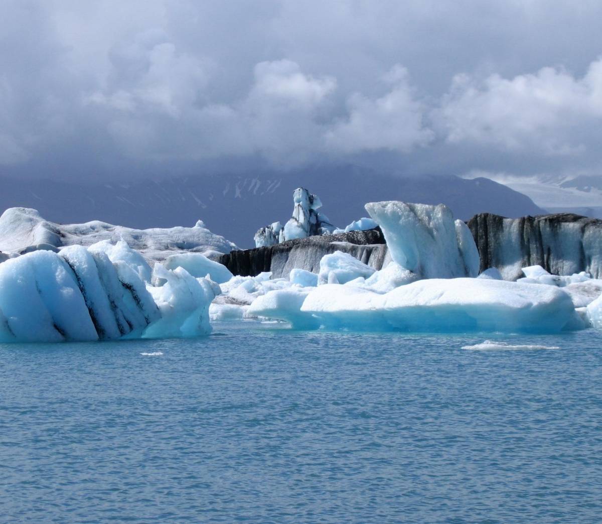 Tra i ghiacci e le strade d’Islanda dove gli elfi sono specie protetta