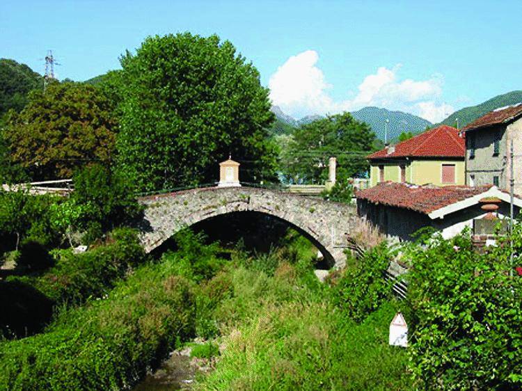 A Busalla molti vogliono una raffineria per vicino