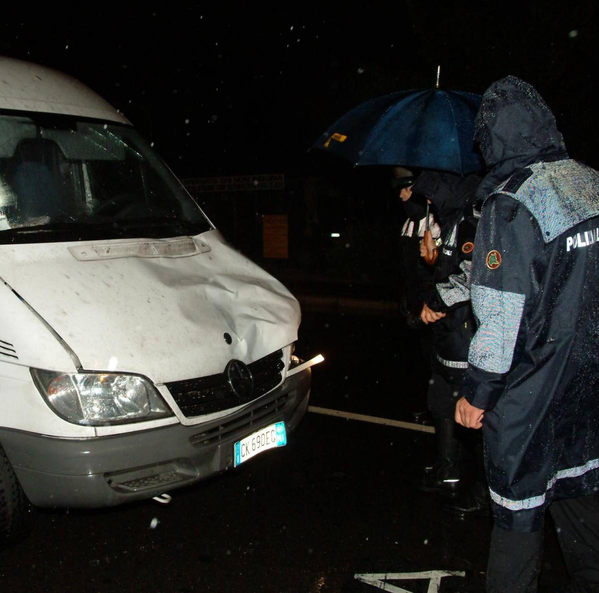 «Il botto, poi ho visto un corpo volare»