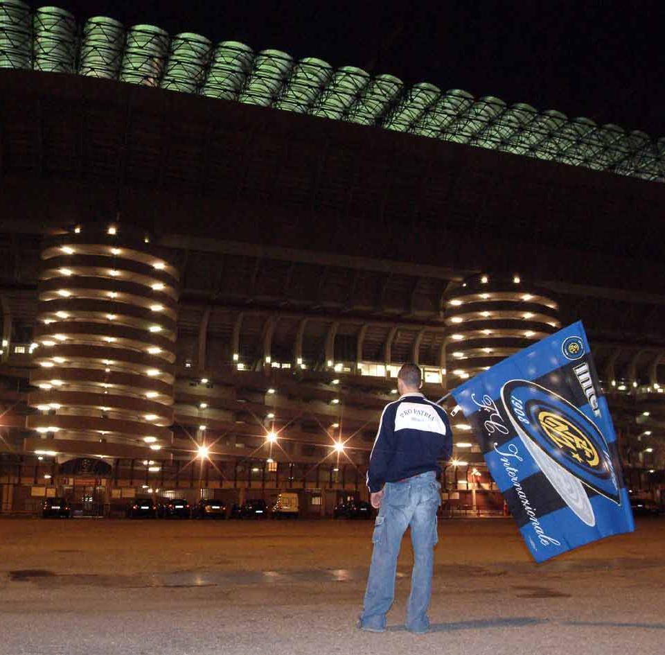 Per l’Inter si tifa solo fuori dallo stadio