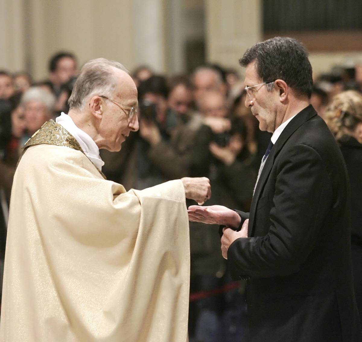 A caccia del maniaco che assale in ascensore