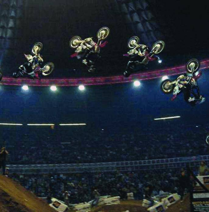 Il supercross prova a conquistare la tiepida Genova