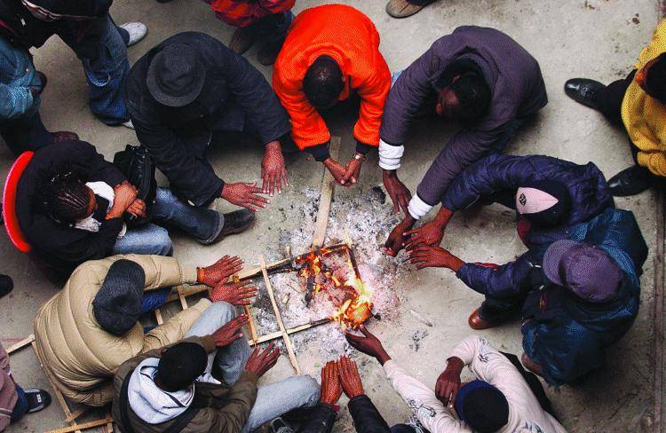 Immigrati all’assalto: palazzo occupato