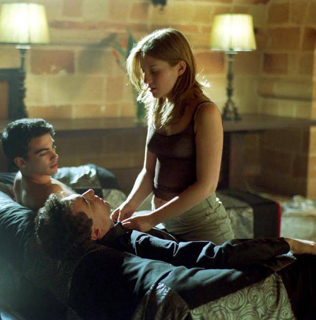 Dal romanzo dello scandalo un film(ino) che oltraggia tutto fuorché il pudore