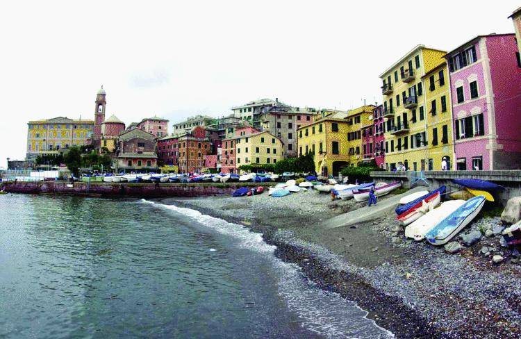 Nervi, danni ingenti  a spiaggia e piscina