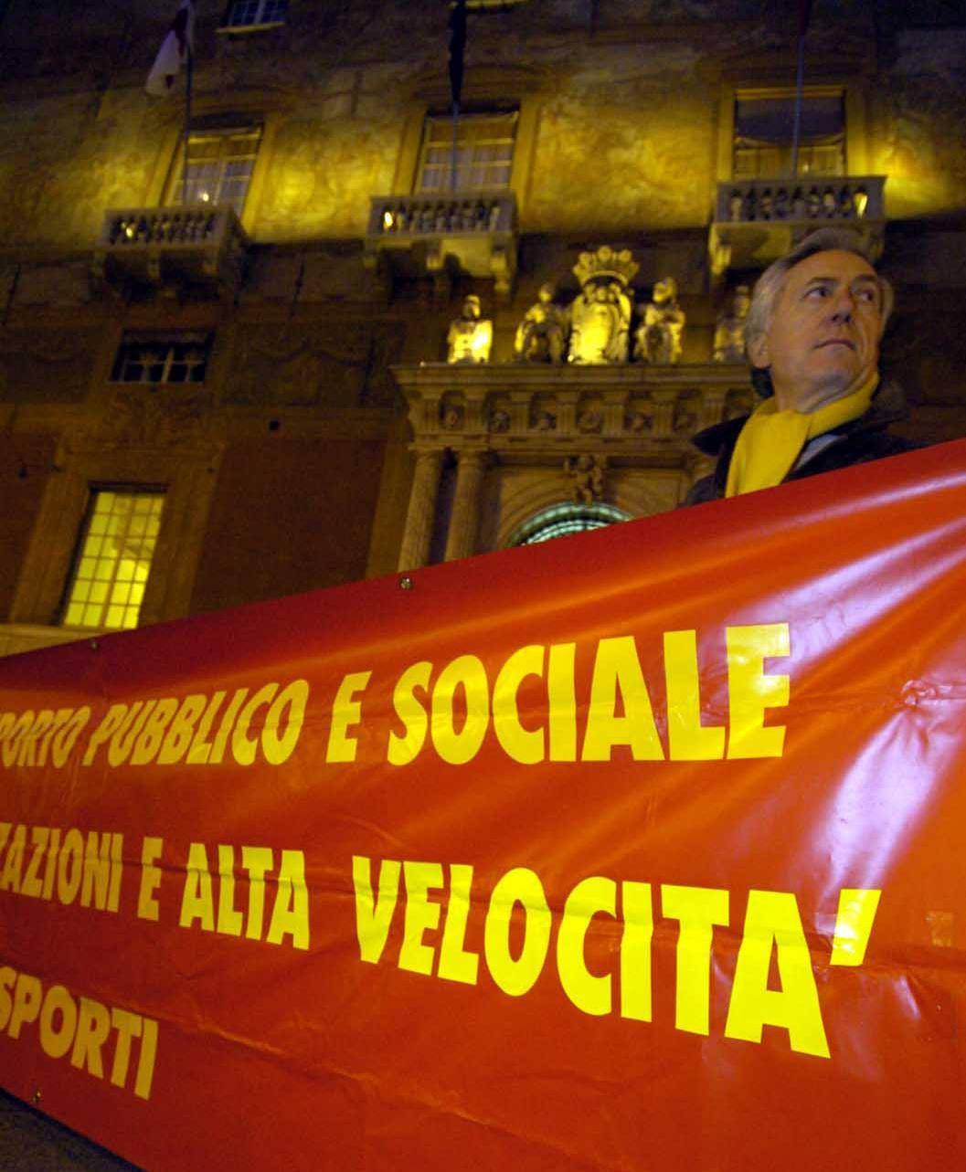 «La protesta viaggia sul binario sbagliato»