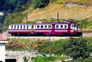 Non più trenino, ora vuole l’ascensore