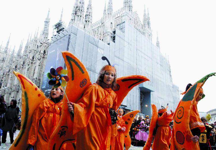 Carnevale a colori. In 30mila  in piazza