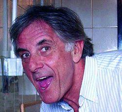 L’antico amatore che da playboy si ricicla playnonno