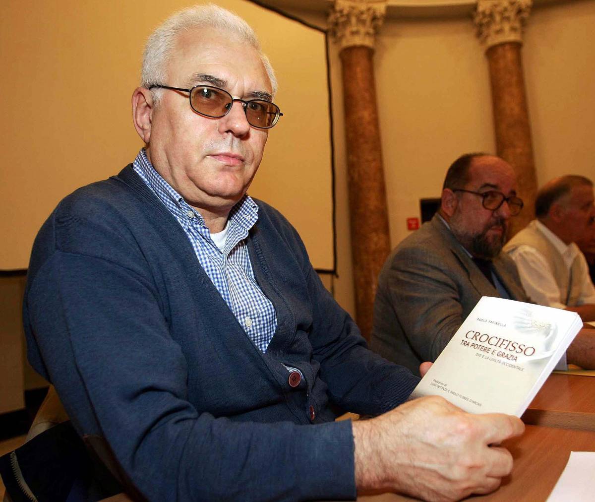 Delirio di don Farinella: "Gelmini si faccia infibulare"