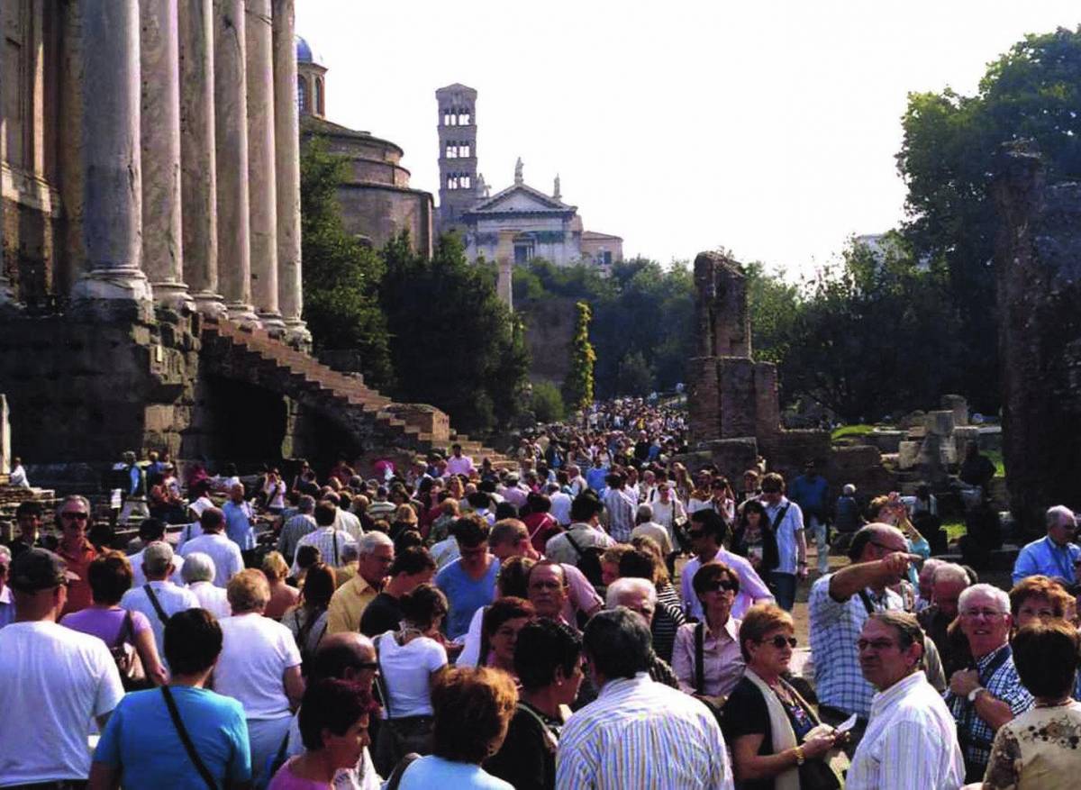 Saldi in via del Corso? No, è la Via Sacra