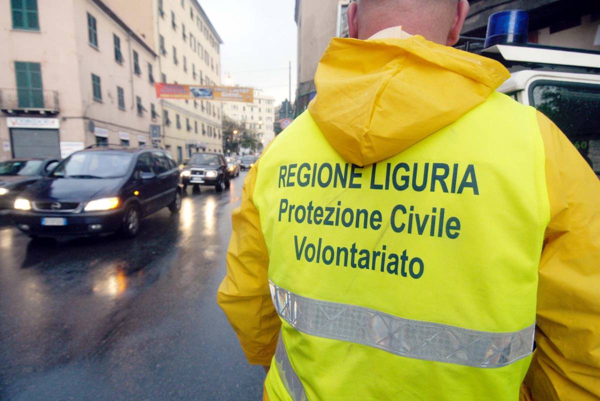 Cede l’asfalto sul viadotto: traffico autostradale in tilt