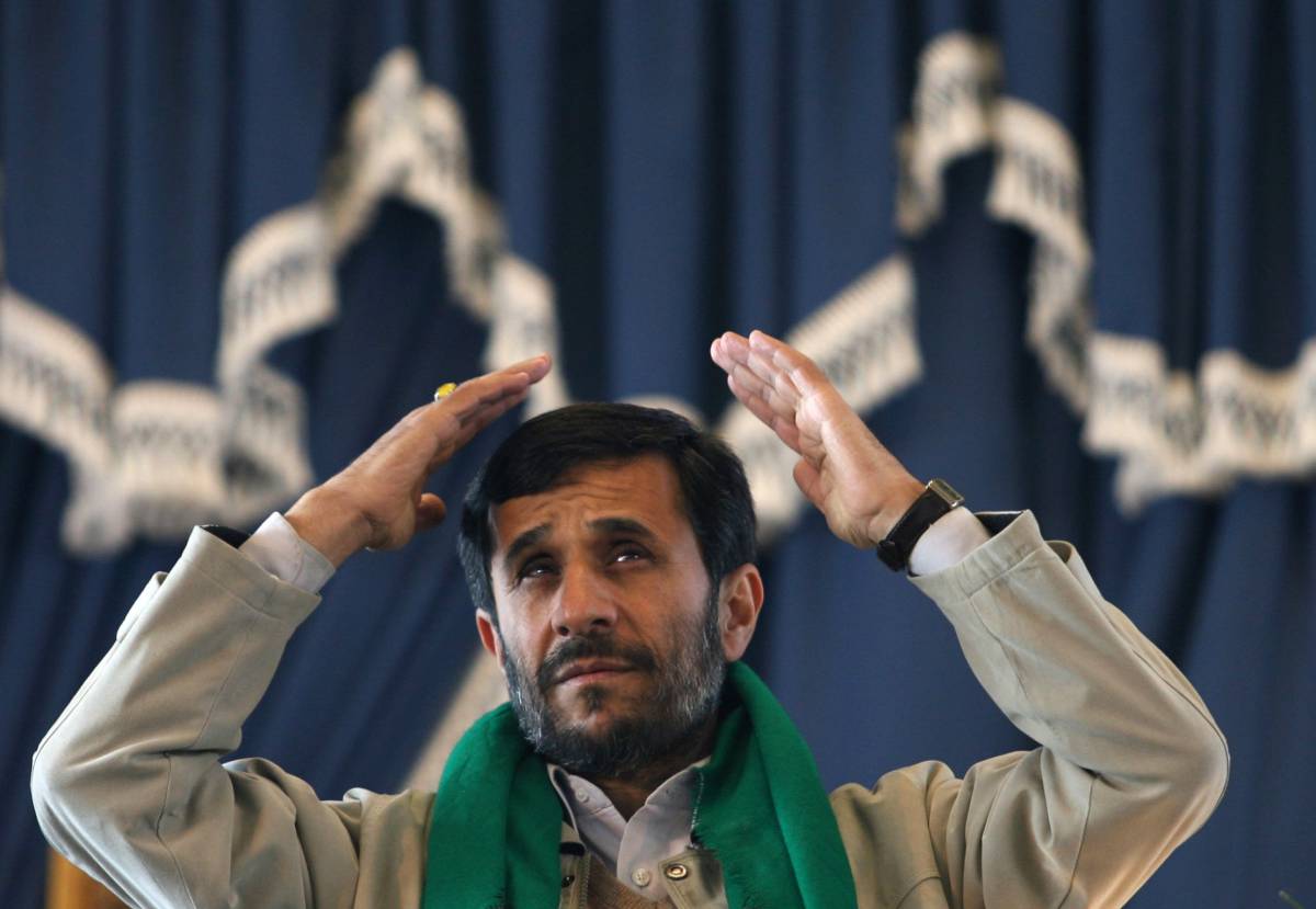 Ahmadinejad: "Iran superpotenza con il nucleare"