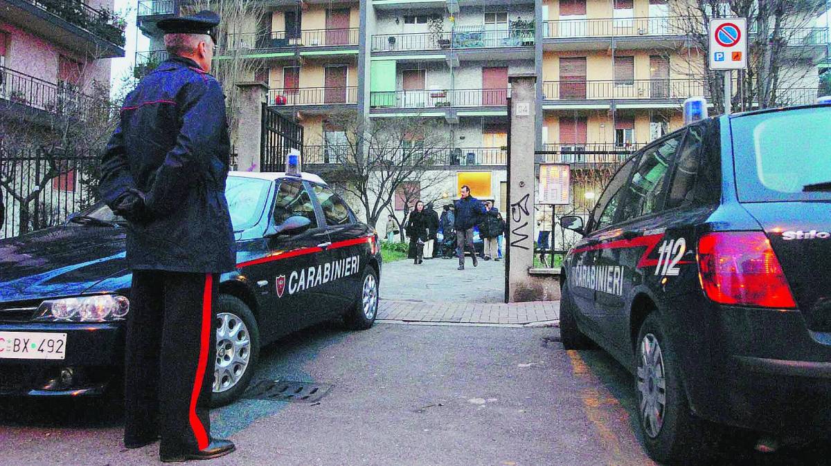 Colf torturata e strangolata in casa