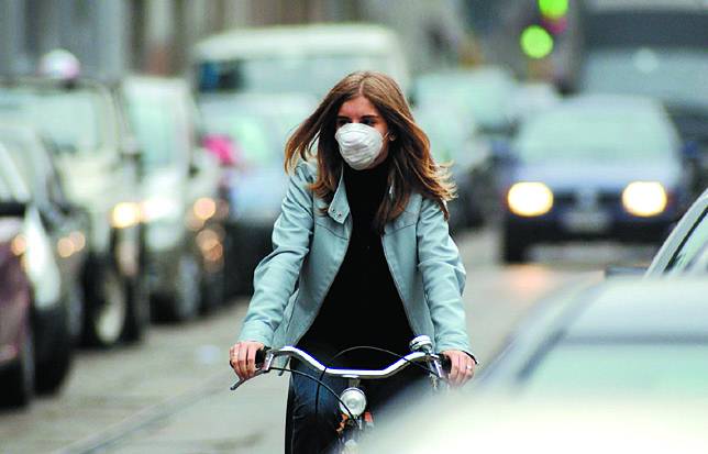 Lo smog soffoca le città italiane 
Roma conquista la maglia nera